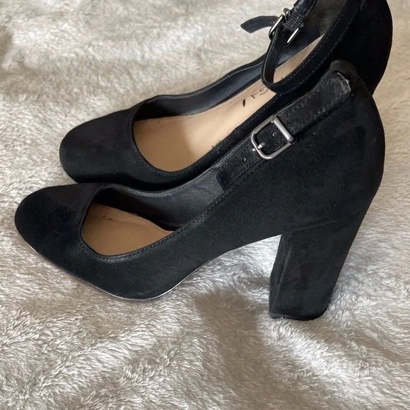 Black Suede Chunky Heels Size 4.5 Women's - Picture 4 of 8